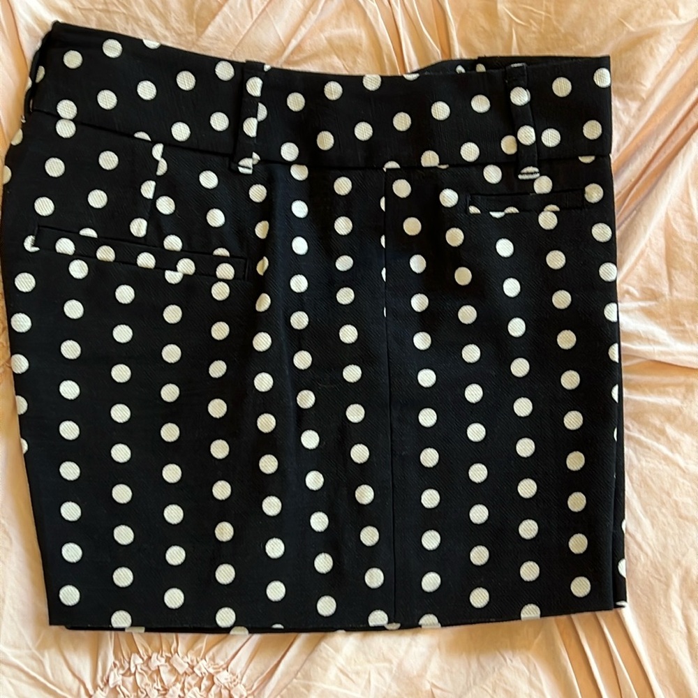 LOFT Black Polka Dot Shorts - Picture 4 of 16